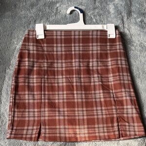 Chic Plaid Mini Skirt in Brown